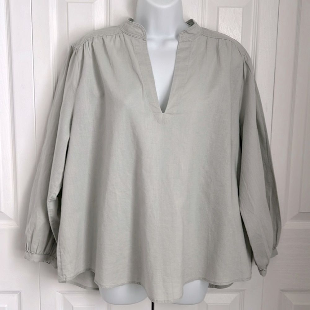 H&M Light Grey Linen/Cotton Blend‎ V- Neck Oversized Fit Top Size M
